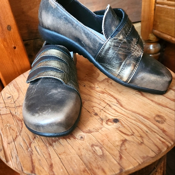 NAOT RAPOKA METALLIC DISTRESSED LEATHER WOMEN SHIE SIZE 38/ 7 - Picture 3 of 12